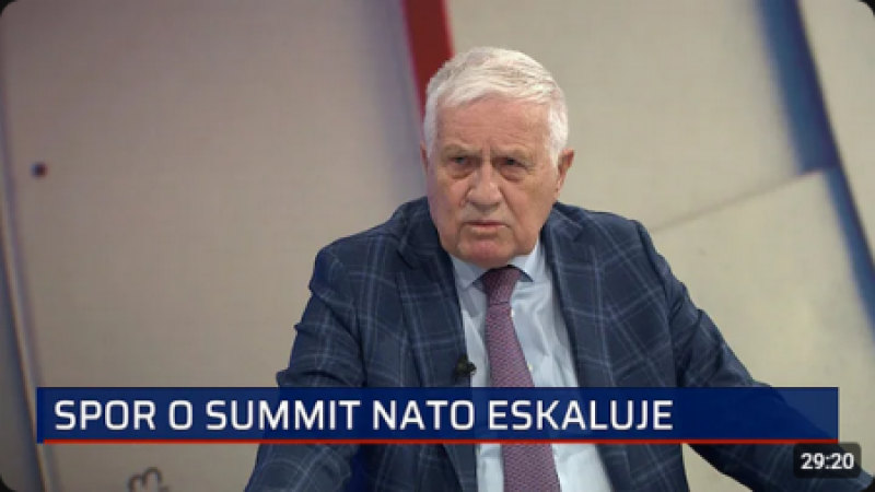 Klaus: Pavel nemá žádný nárok jet na summit NATO. Vláda nemůže jen sklapnout podpatky