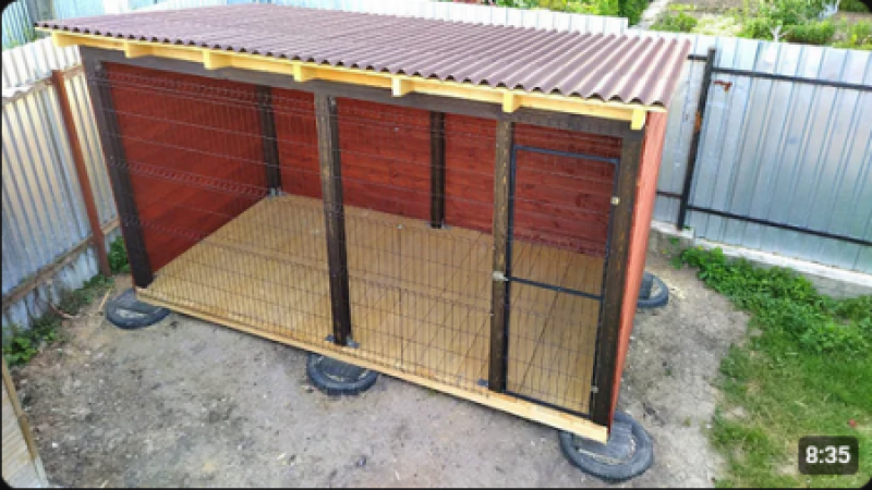 Mixed wood Dog House