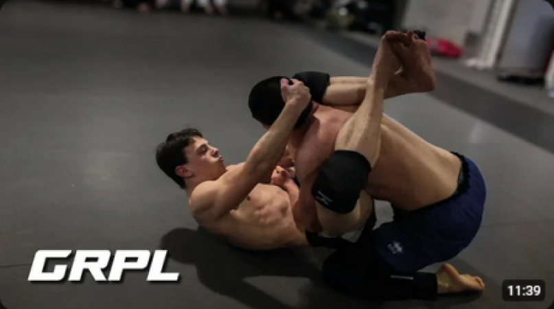 Submission Wrestling: Sasha vs. Lucas